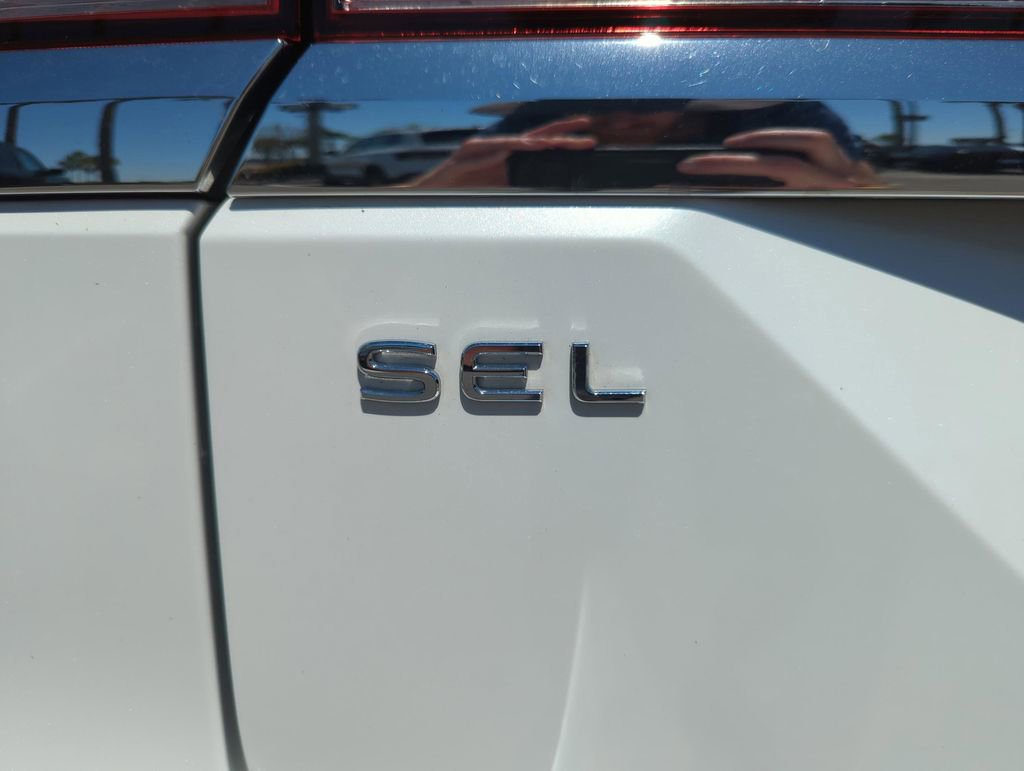 Used 2024 Volkswagen Atlas SEL Premium R-Line image 22