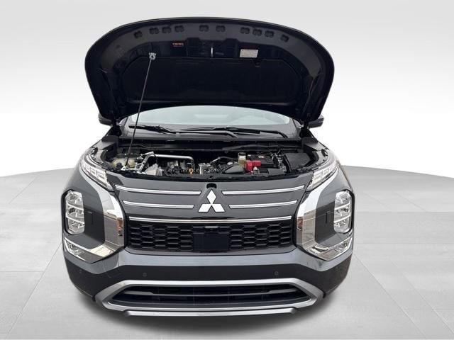 Used 2025 Mitsubishi Outlander SEL image 34