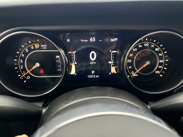 Used 2023 Jeep Gladiator Mojave w/ Cold Weather Group image 10