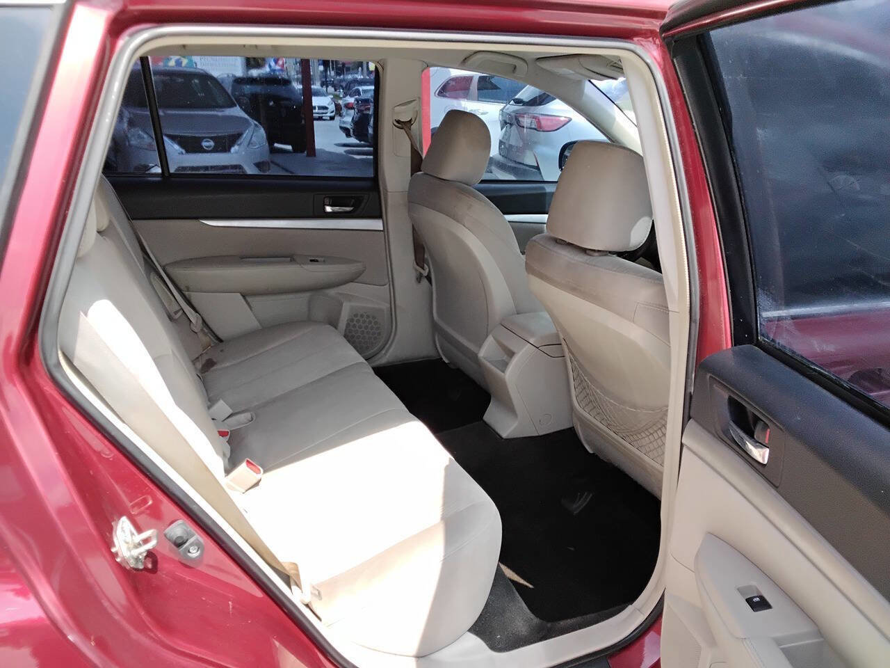 Used 2014 Subaru Outback 2.5i w/ Alloy Wheel Package image 9