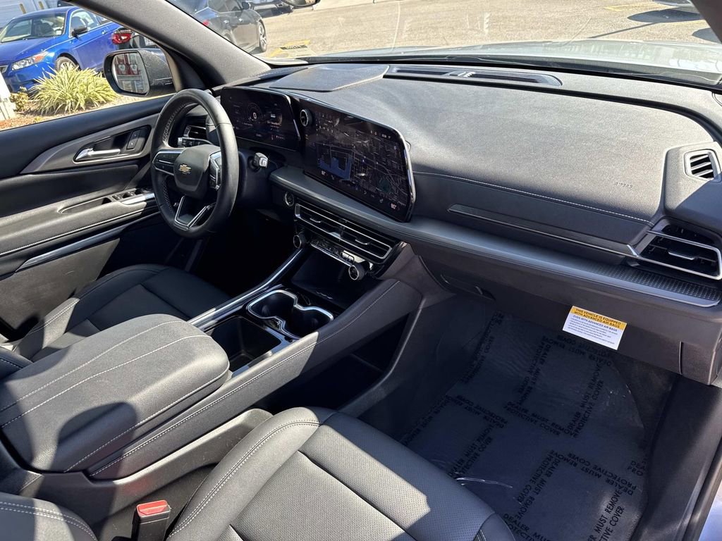 Certified 2025 Chevrolet Traverse LT image 13