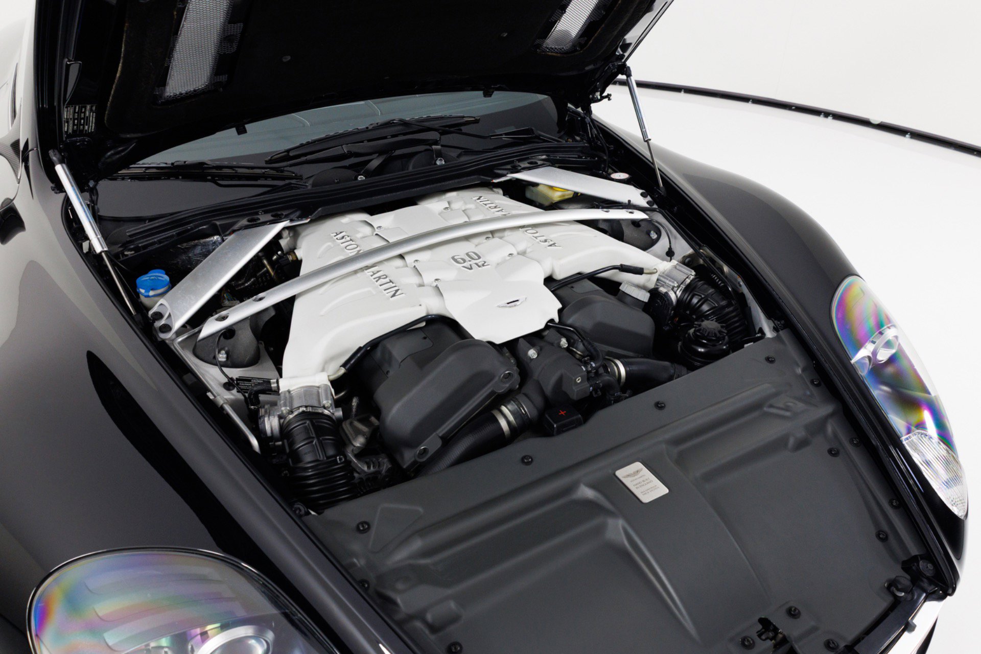 Used 2009 Aston Martin DBS Coupe RWD image 43