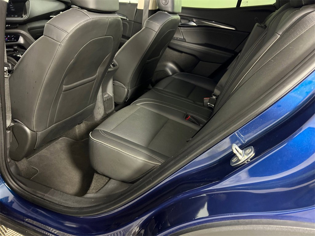 Used 2023 Buick Envision Essence image 21