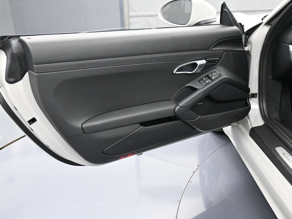Certified 2024 Porsche 718 Cayman RWD image 15