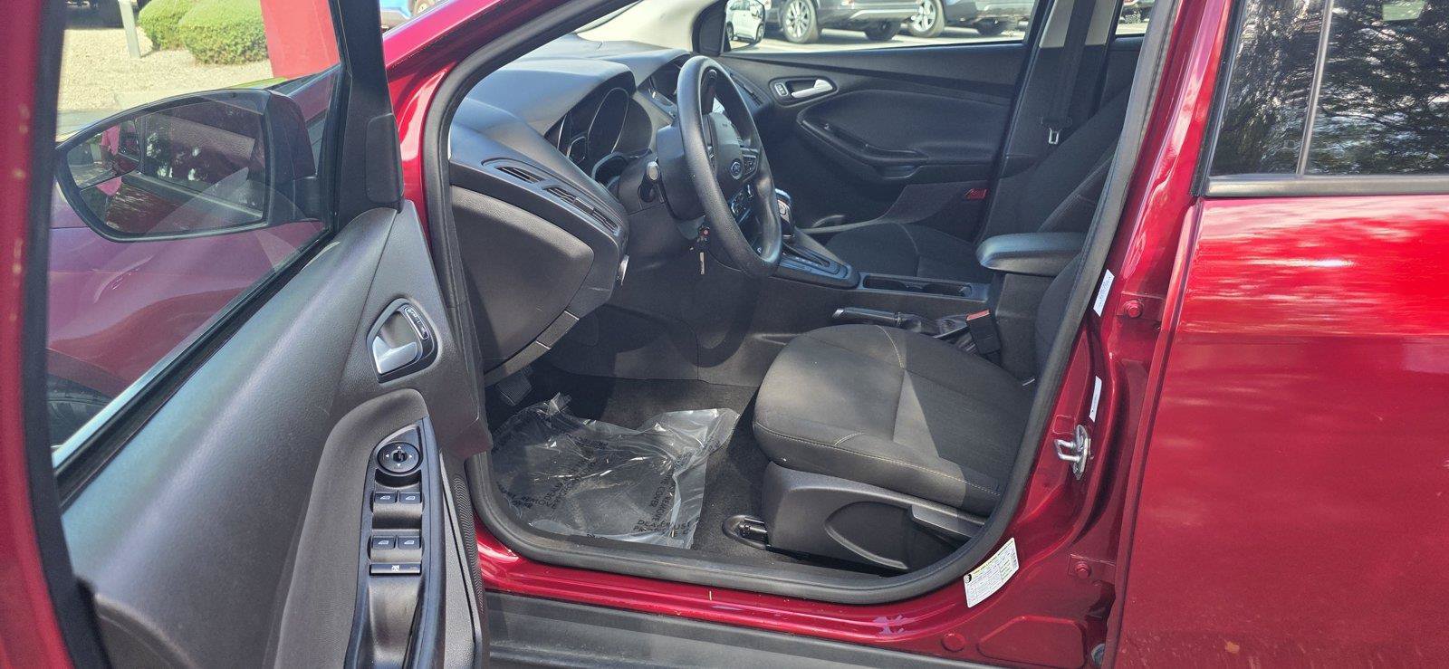 Used 2016 Ford Focus SE FWD image 14