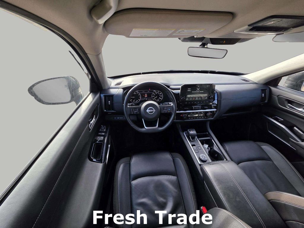Used 2025 Nissan Pathfinder SL image 12
