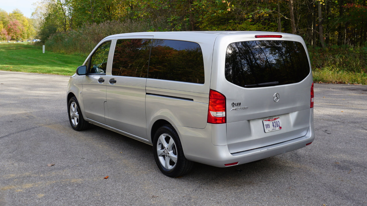 Used 2016 Mercedes-Benz Metris Passenger image 3