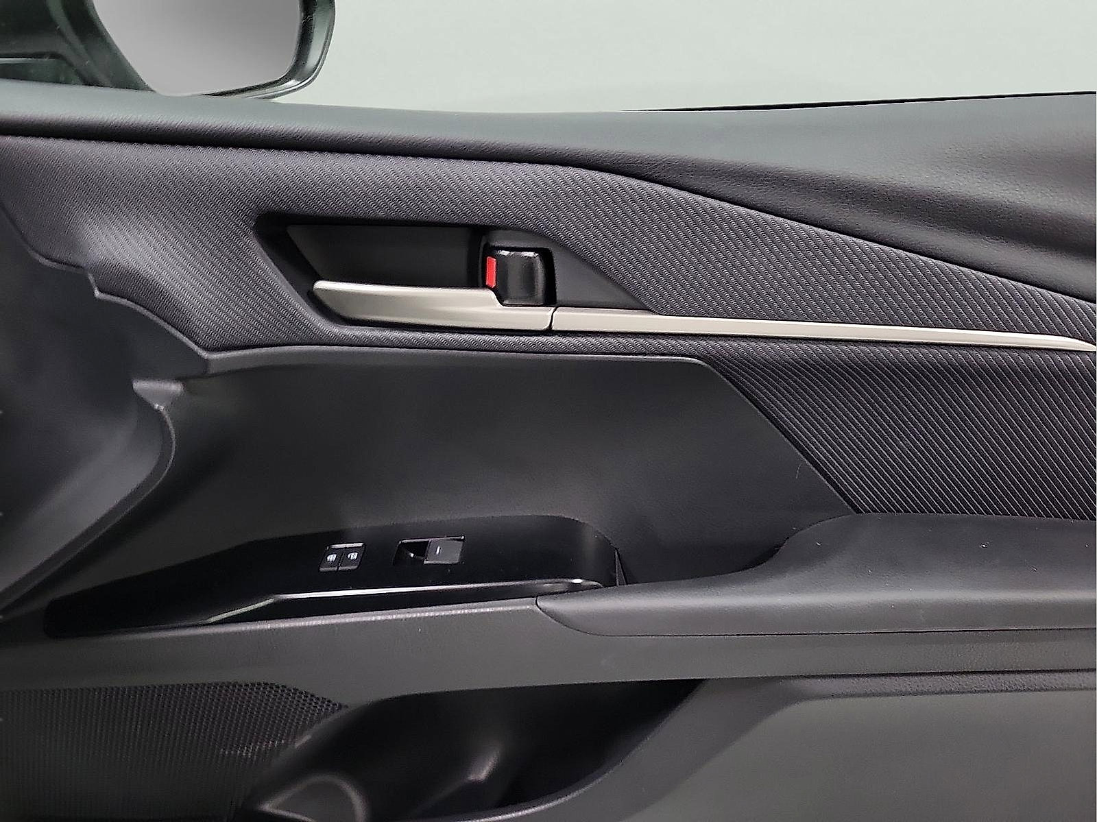 Certified 2025 Toyota Camry SE FWD image 15