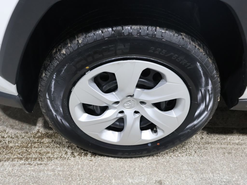 Used 2024 Toyota RAV4 LE image 8