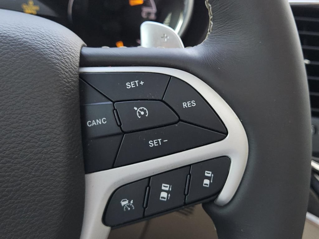 Used 2021 Jeep Grand Cherokee Summit w/ Platinum Series Group AWD/4WD image 26