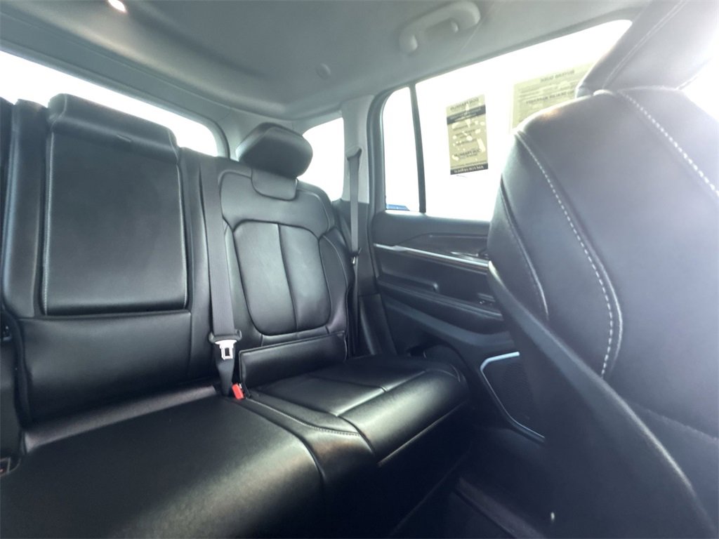 Used 2022 Jeep Grand Cherokee Limited image 14