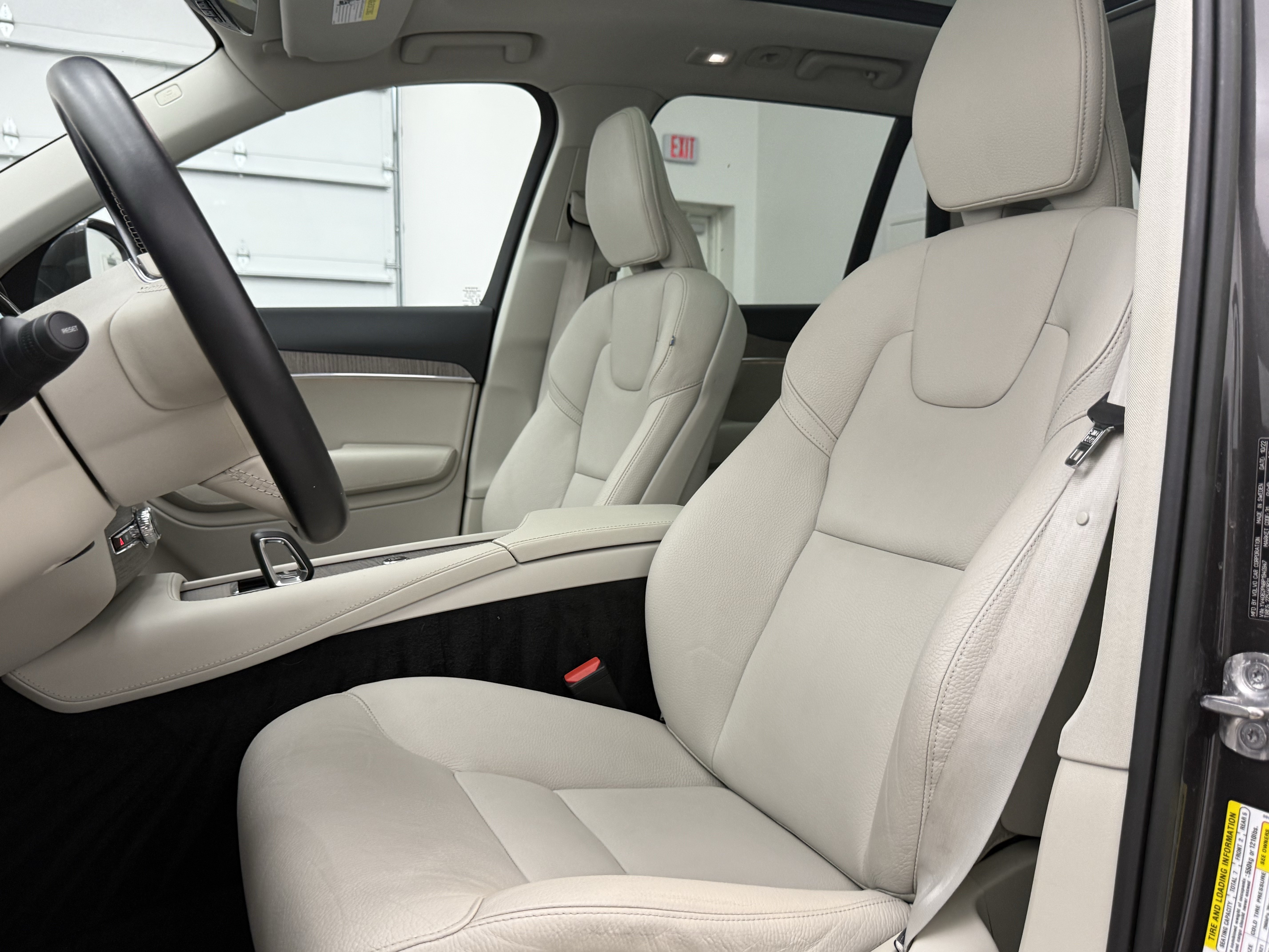 Certified 2023 Volvo XC90 B6 Plus w/ Protection Package Premier AWD/4WD image 13