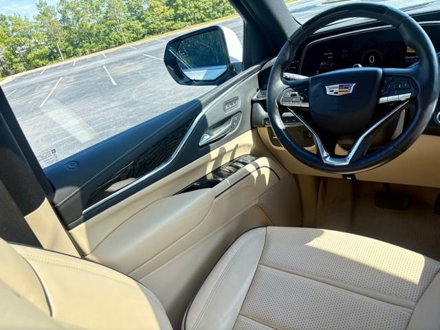 Certified 2024 Cadillac Escalade Premium Luxury AWD/4WD image 22