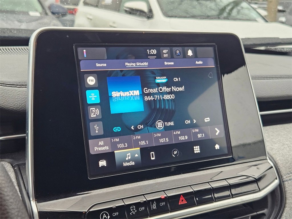 Certified 2025 Jeep Compass Sport image 26