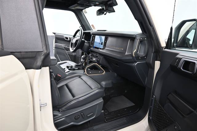Used 2025 Ford Bronco Badlands AWD/4WD image 16