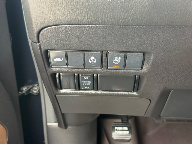 Used 2023 Nissan Armada Platinum w/ Captain's Chairs Package AWD/4WD image 37