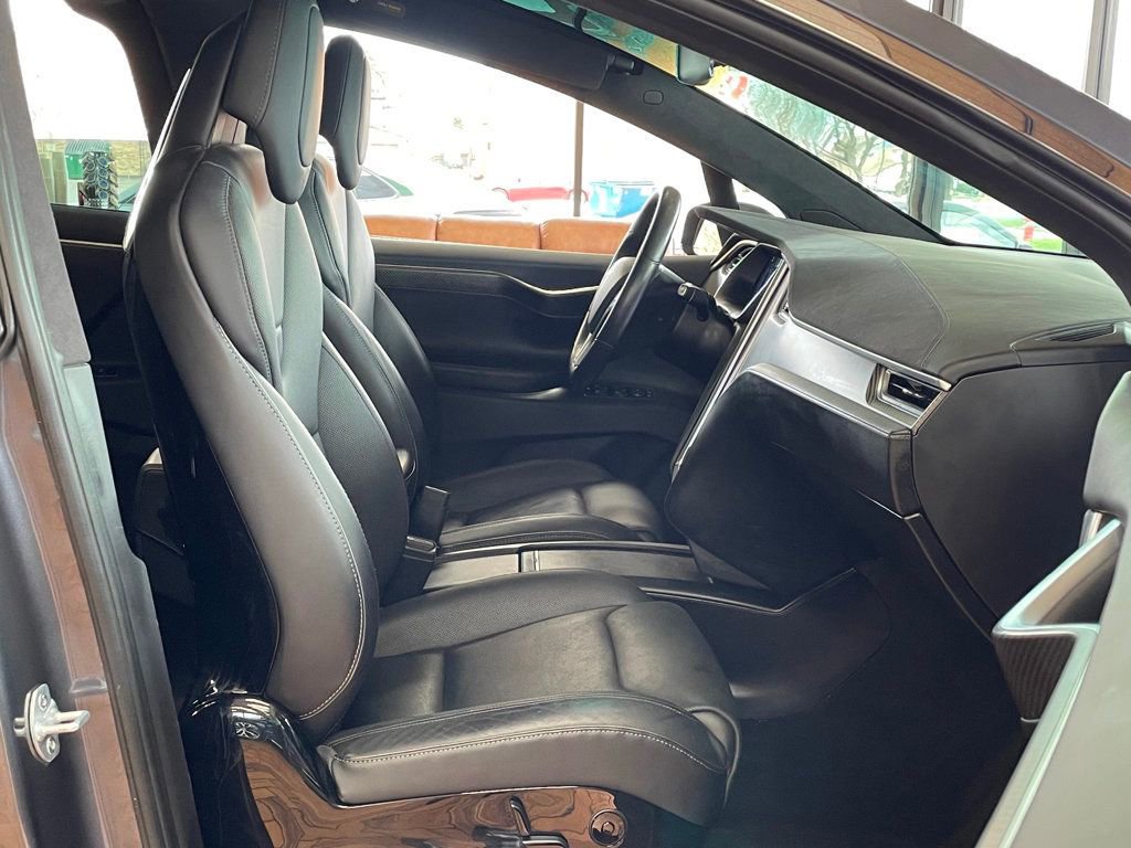 Used 2016 Tesla Model X Performance image 22