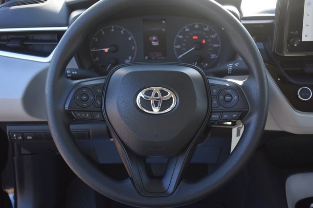 Used 2025 Toyota Corolla LE image 18