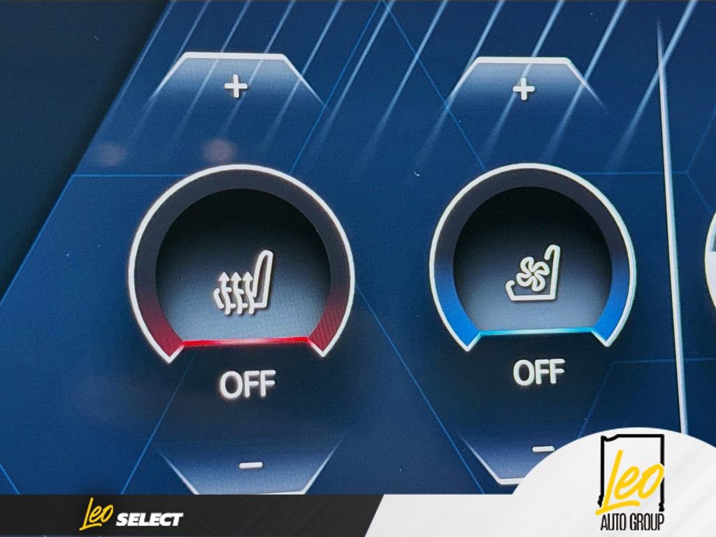 Used 2023 BMW M3 image 21