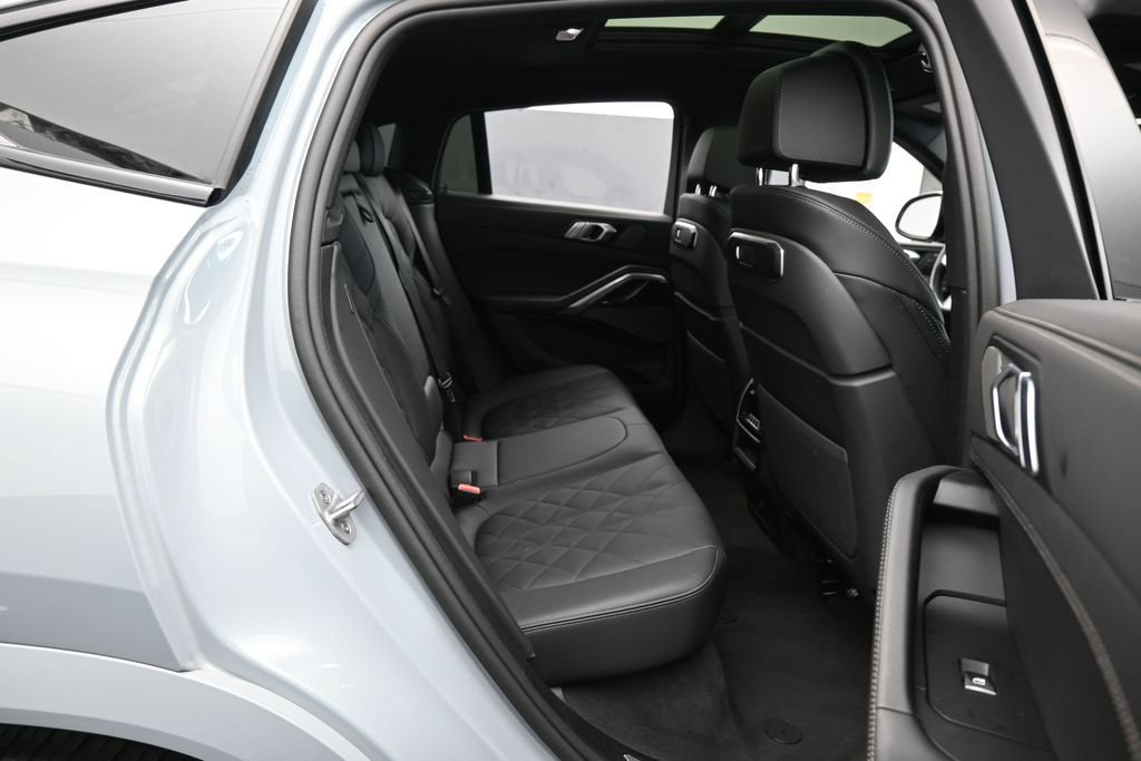 Used 2026 BMW X6 xDrive40i AWD/4WD image 47