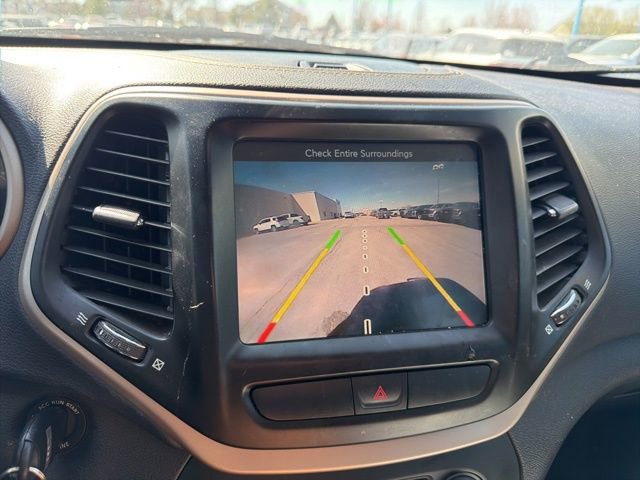 Used 2017 Jeep Cherokee Latitude image 24