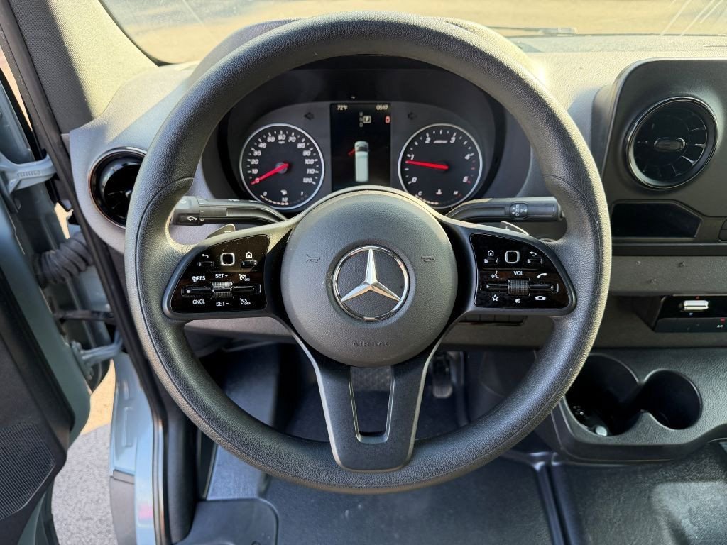 Used 2024 Mercedes-Benz Sprinter 2500 image 16