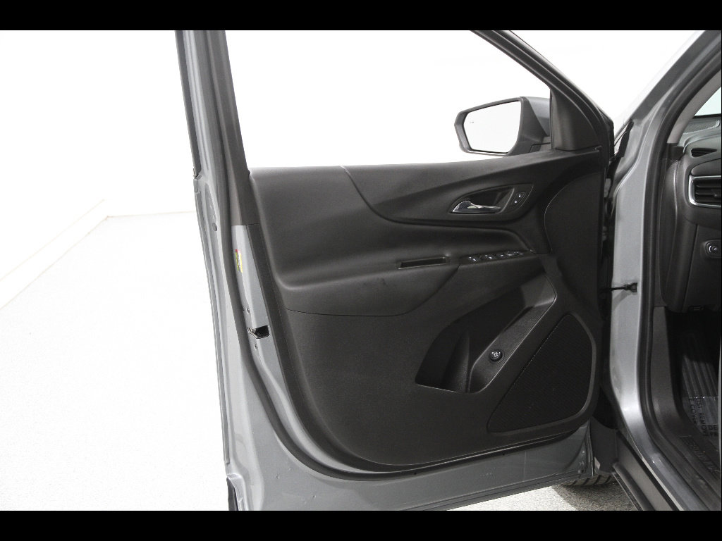 Used 2023 Chevrolet Equinox LT image 4
