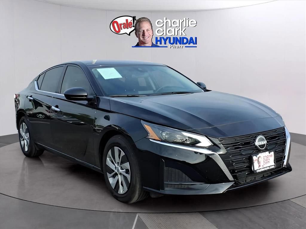 Used 2025 Nissan Altima 2.5 S image 7