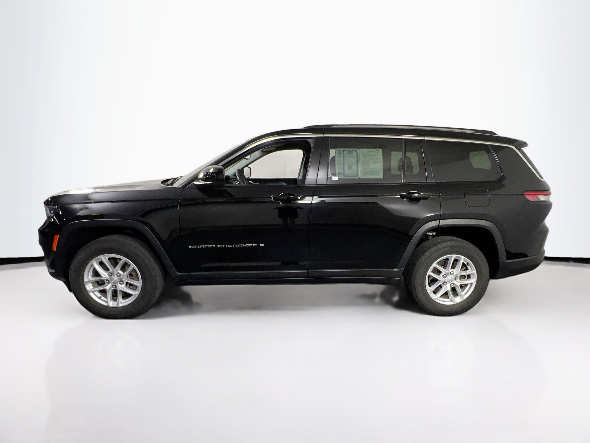 Used 2023 Jeep Grand Cherokee L Laredo AWD/4WD image 8