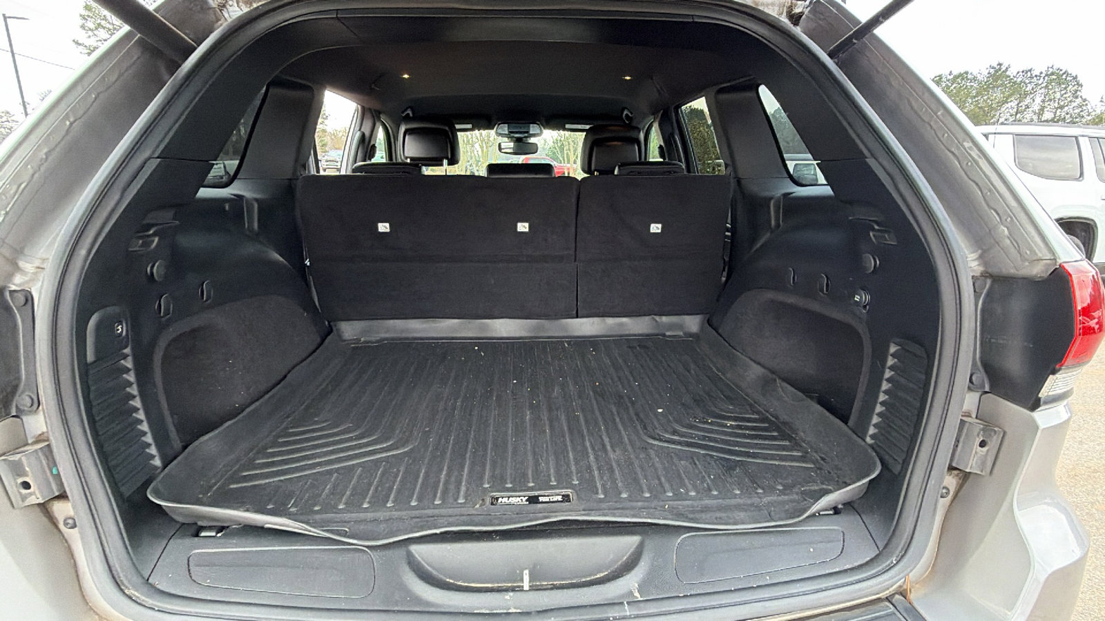 Used 2020 Jeep Grand Cherokee Altitude image 13