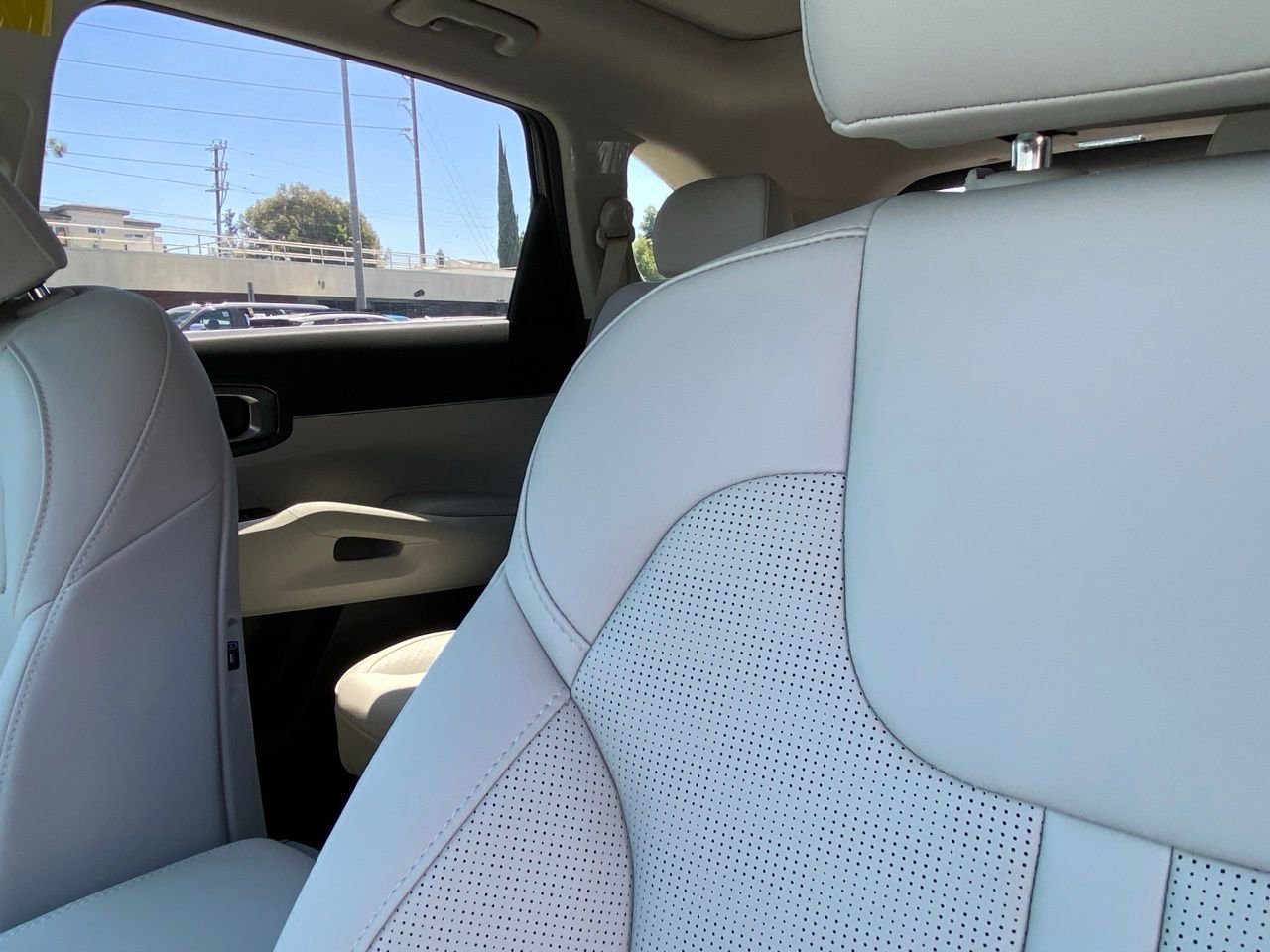 New 2026 Kia Sorento EX w/ EX Premium Package FWD image 13