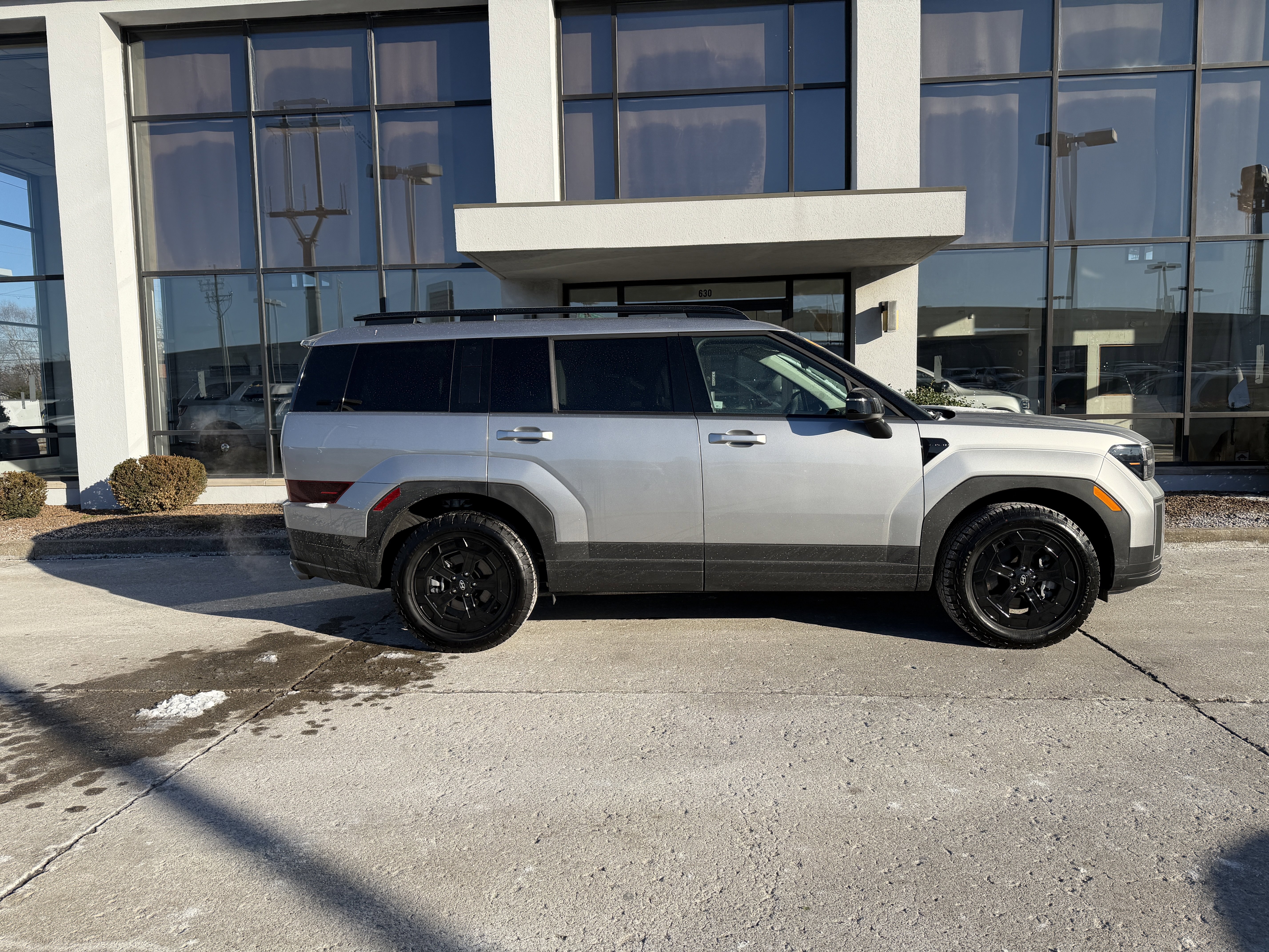 Used 2025 Hyundai Santa Fe XRT image 3