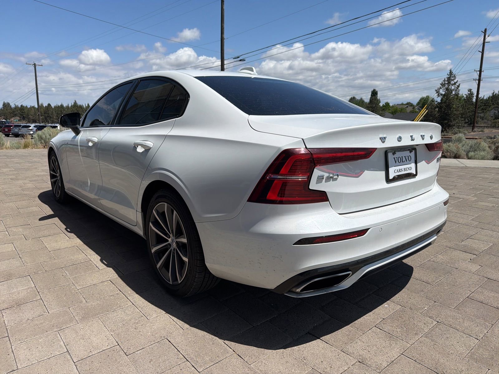 Used 2022 Volvo S60 B5 Momentum w/ Premium Package AWD/4WD image 5