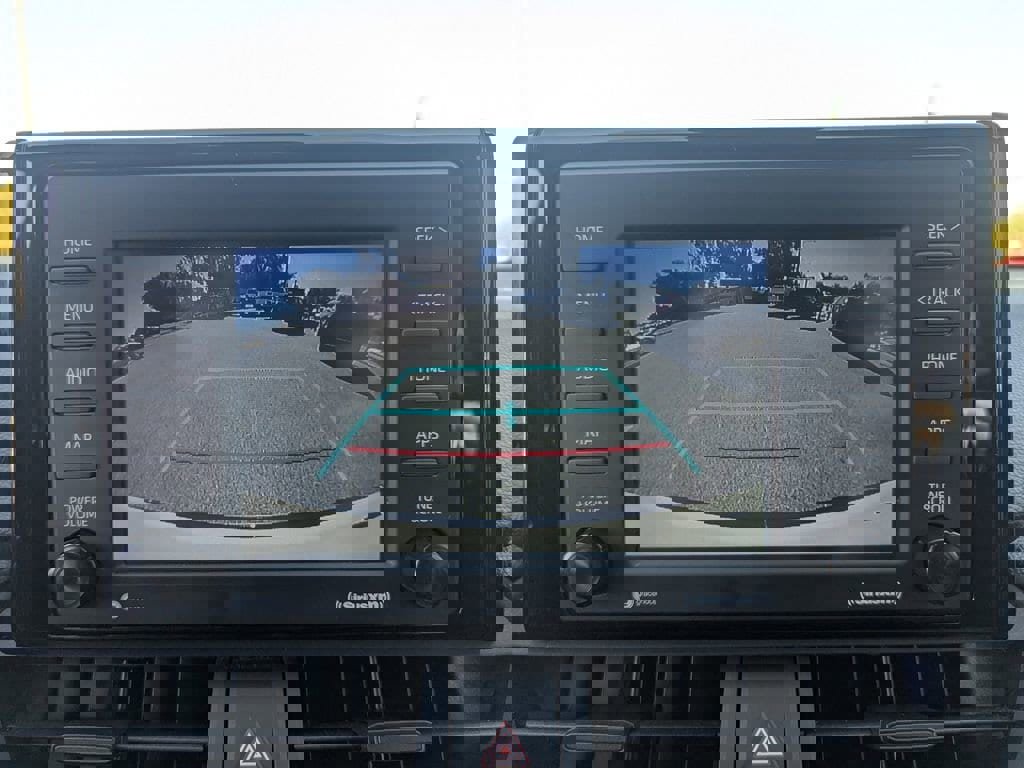 Used 2022 Toyota RAV4 SE image 20