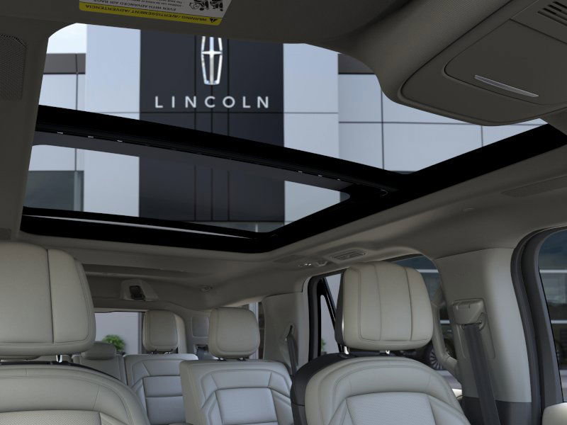 New 2025 Lincoln Navigator Reserve image 22