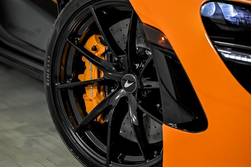 Used 2022 McLaren 720S Performance RWD image 4