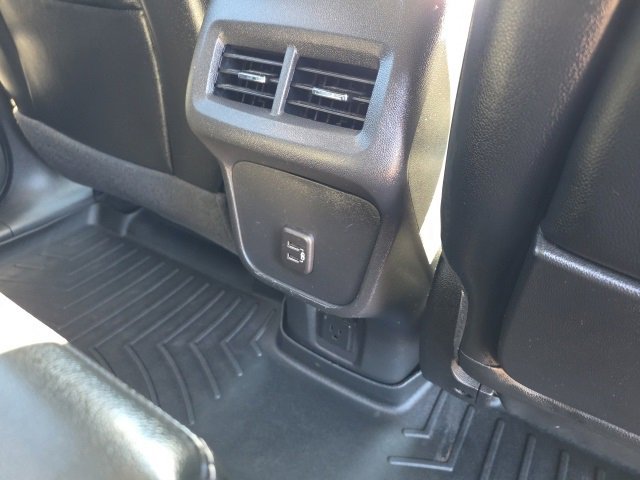 Used 2023 GMC Terrain SLT image 12