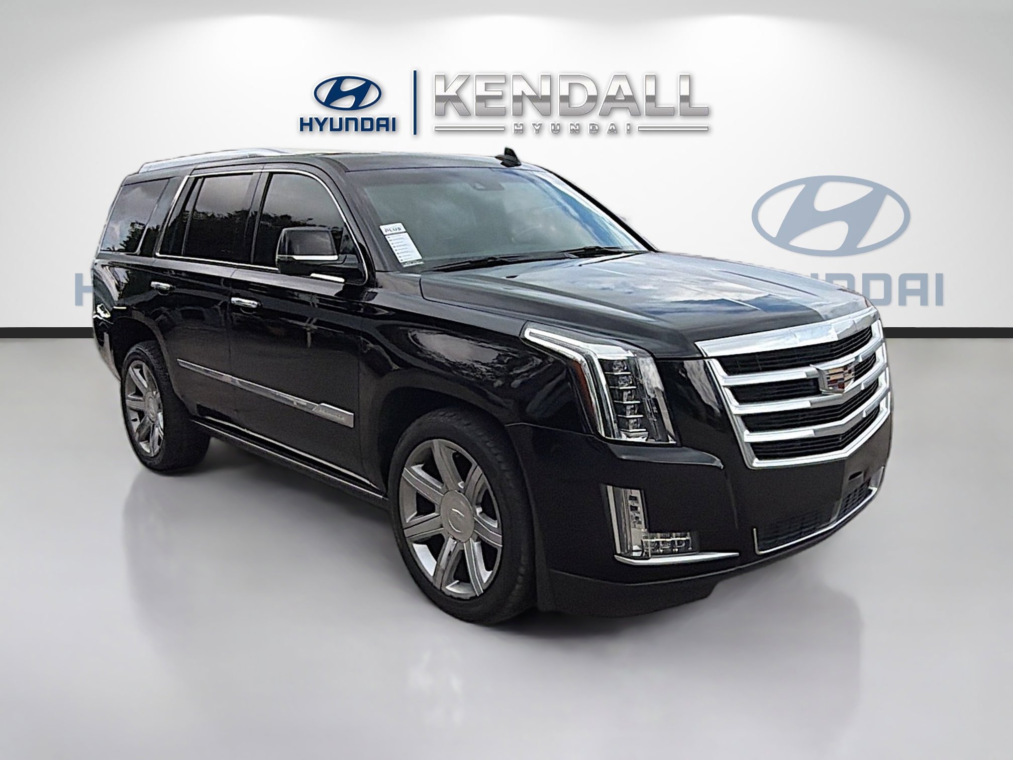 Used 2018 Cadillac Escalade Premium Luxury image 1