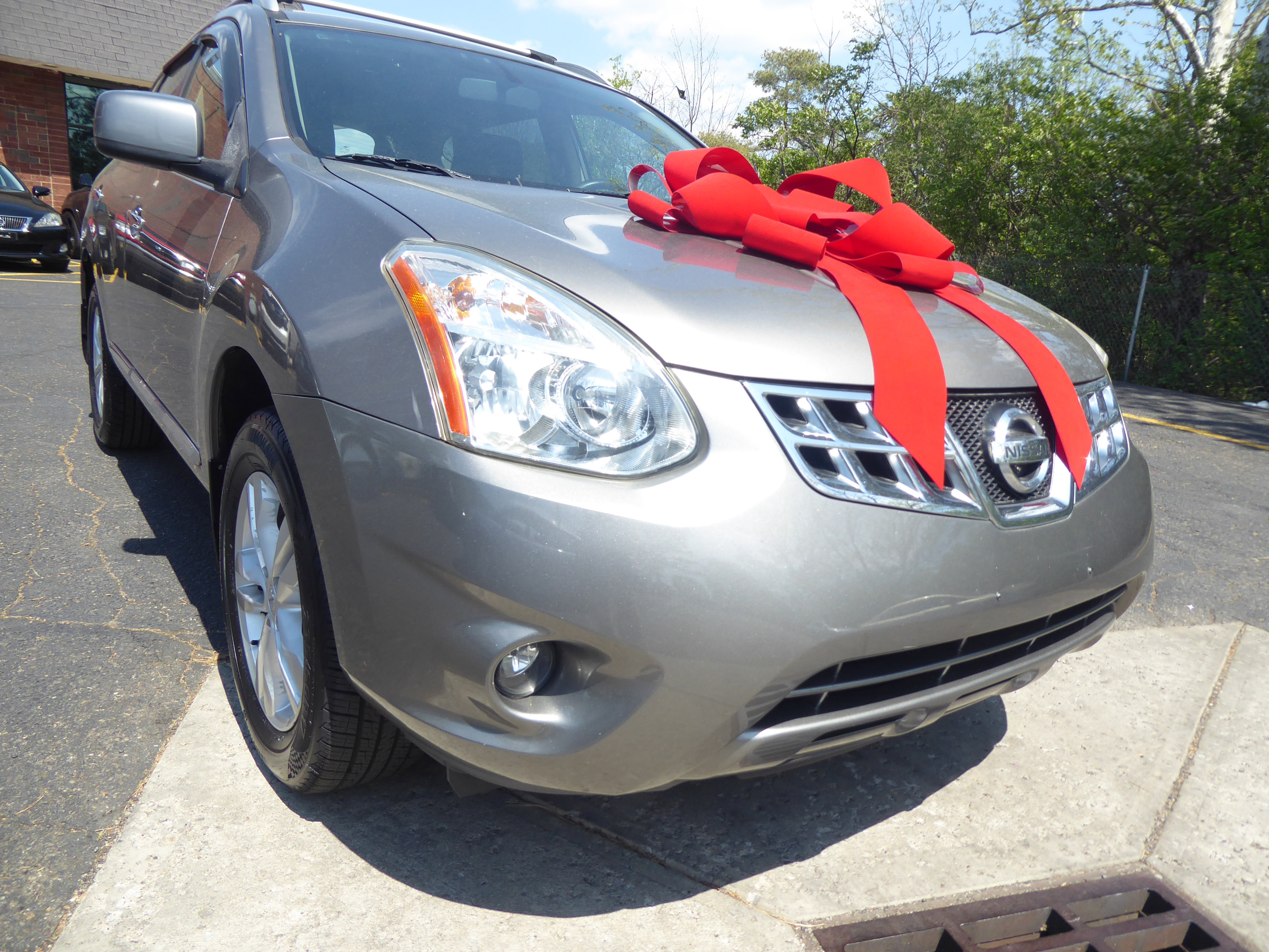 Used 2012 Nissan Rogue SV w/ Premium Pkg AWD/4WD image 3