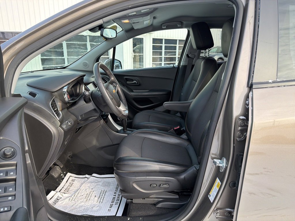 Used 2021 Chevrolet Trax LT w/ Driver Confidence Package image 13