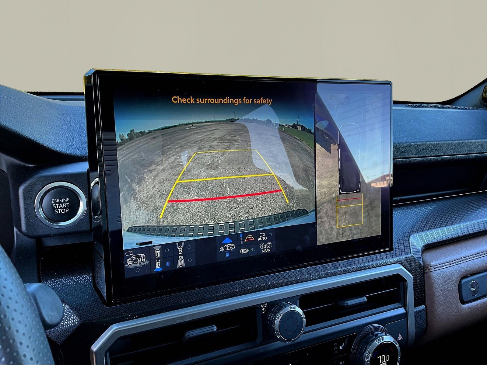 Used 2025 Toyota 4Runner Limited AWD/4WD image 14
