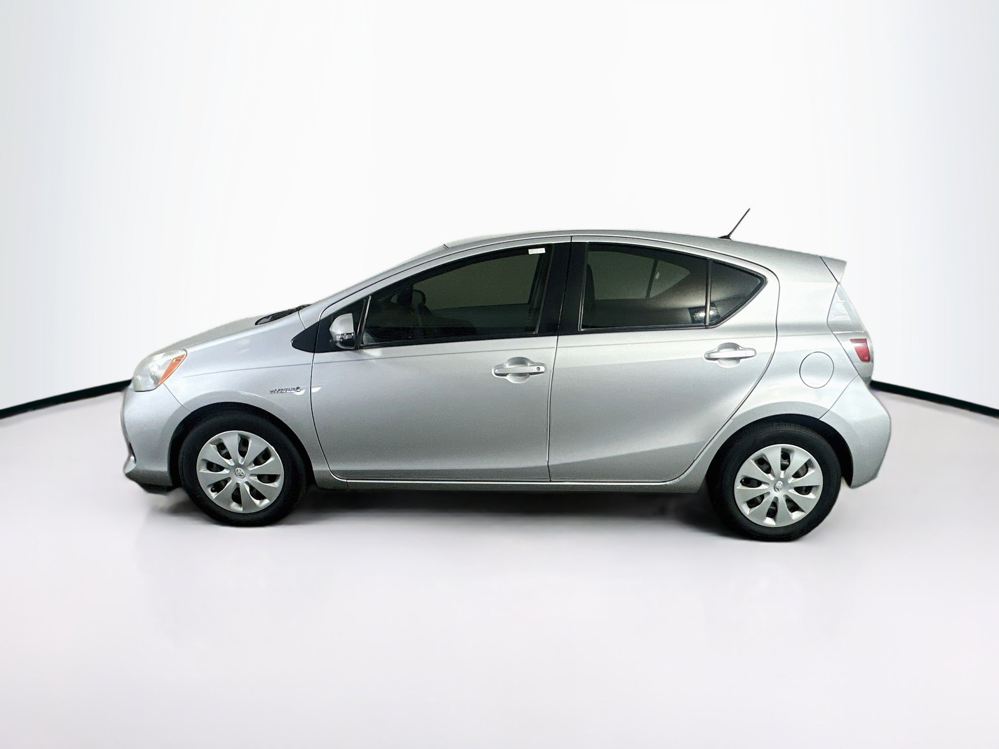Used 2013 Toyota Prius C One FWD image 4
