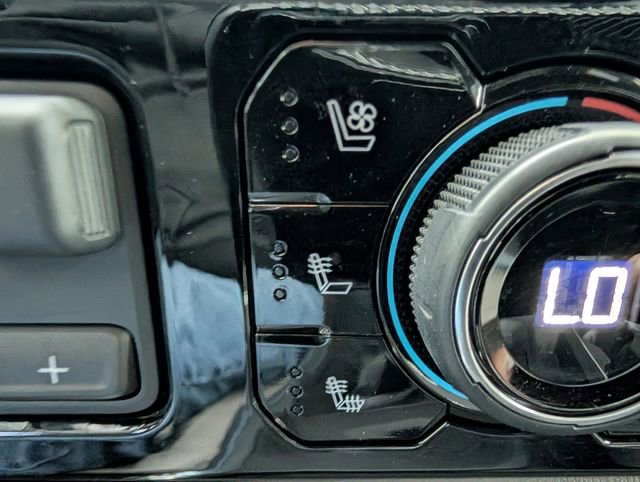 Used 2025 Chevrolet Silverado 1500 LTZ image 19