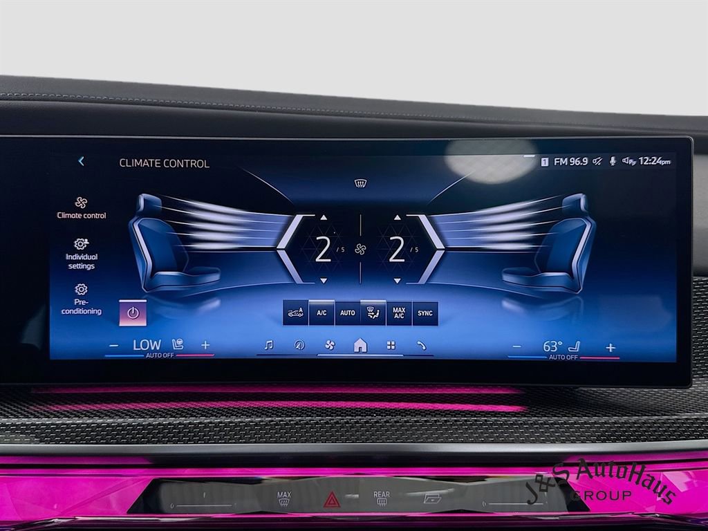 Used 2023 BMW 760i xDrive w/ Executive Package AWD/4WD image 21