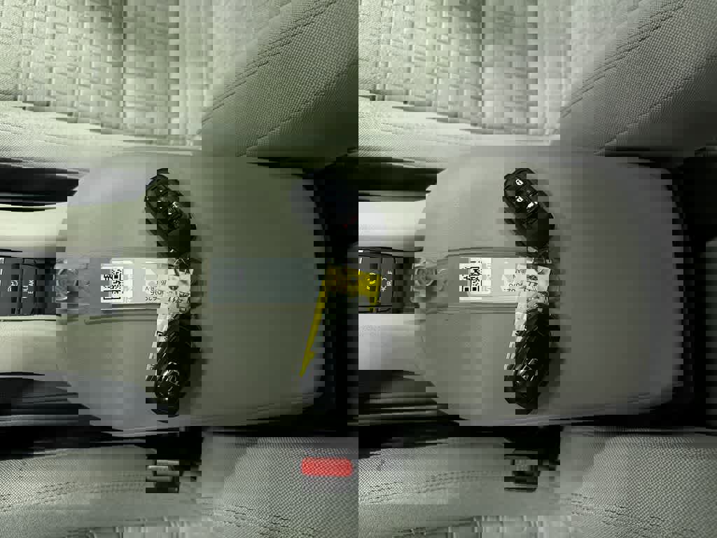 Used 2023 Honda HR-V LX image 36