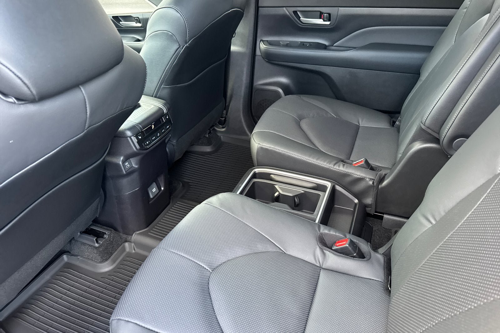 New 2026 Toyota Grand Highlander AWD Hybrid image 11