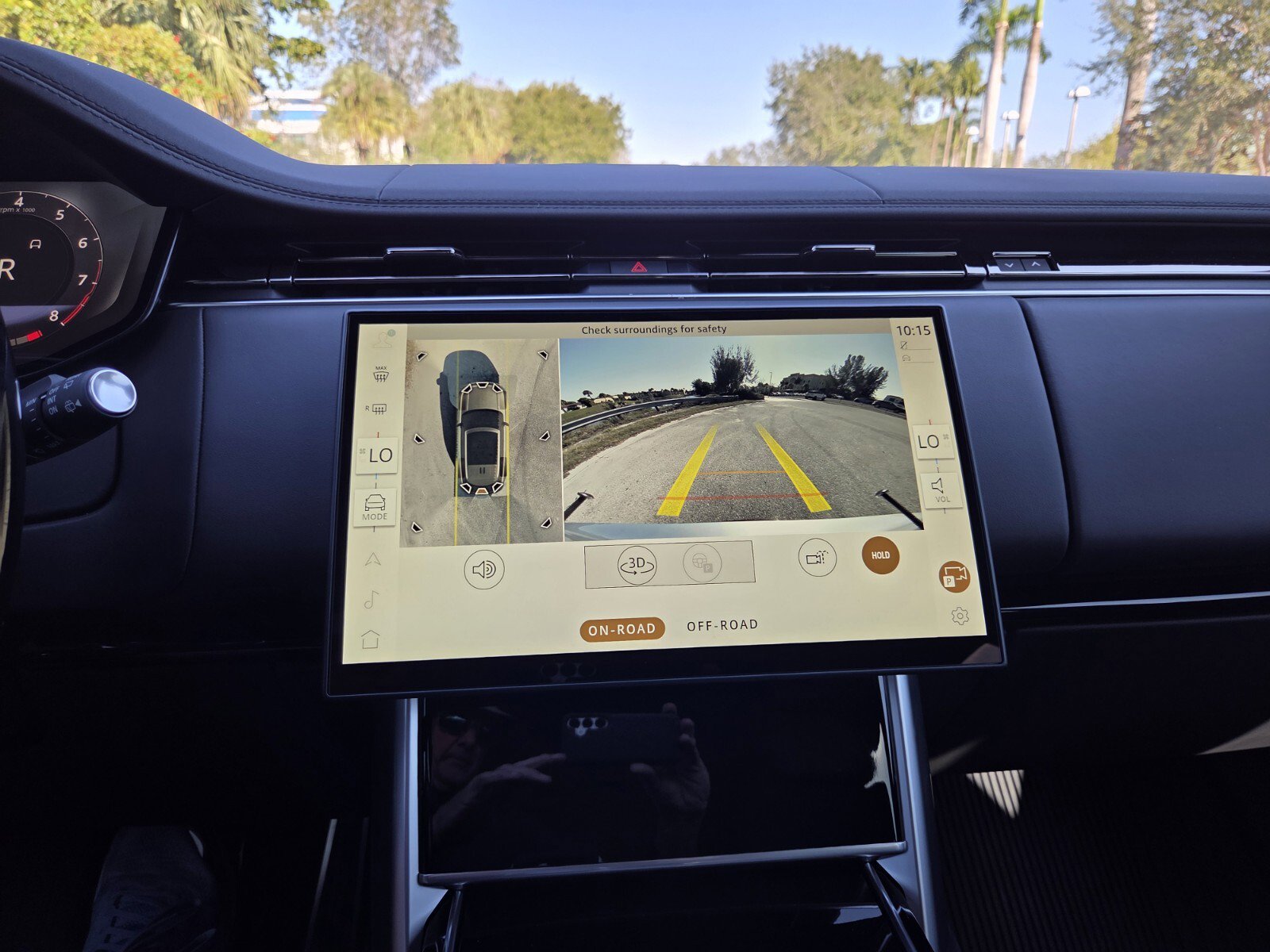 New 2025 Land Rover Range Rover SE image 13