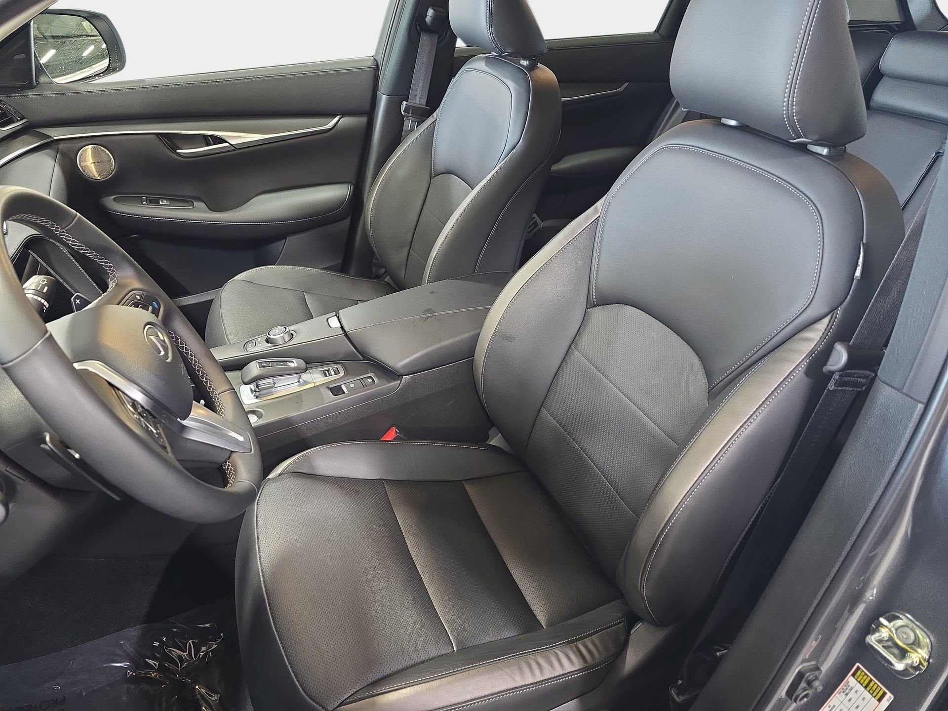 Certified 2025 INFINITI QX50 Luxe w/ Accent Package image 15