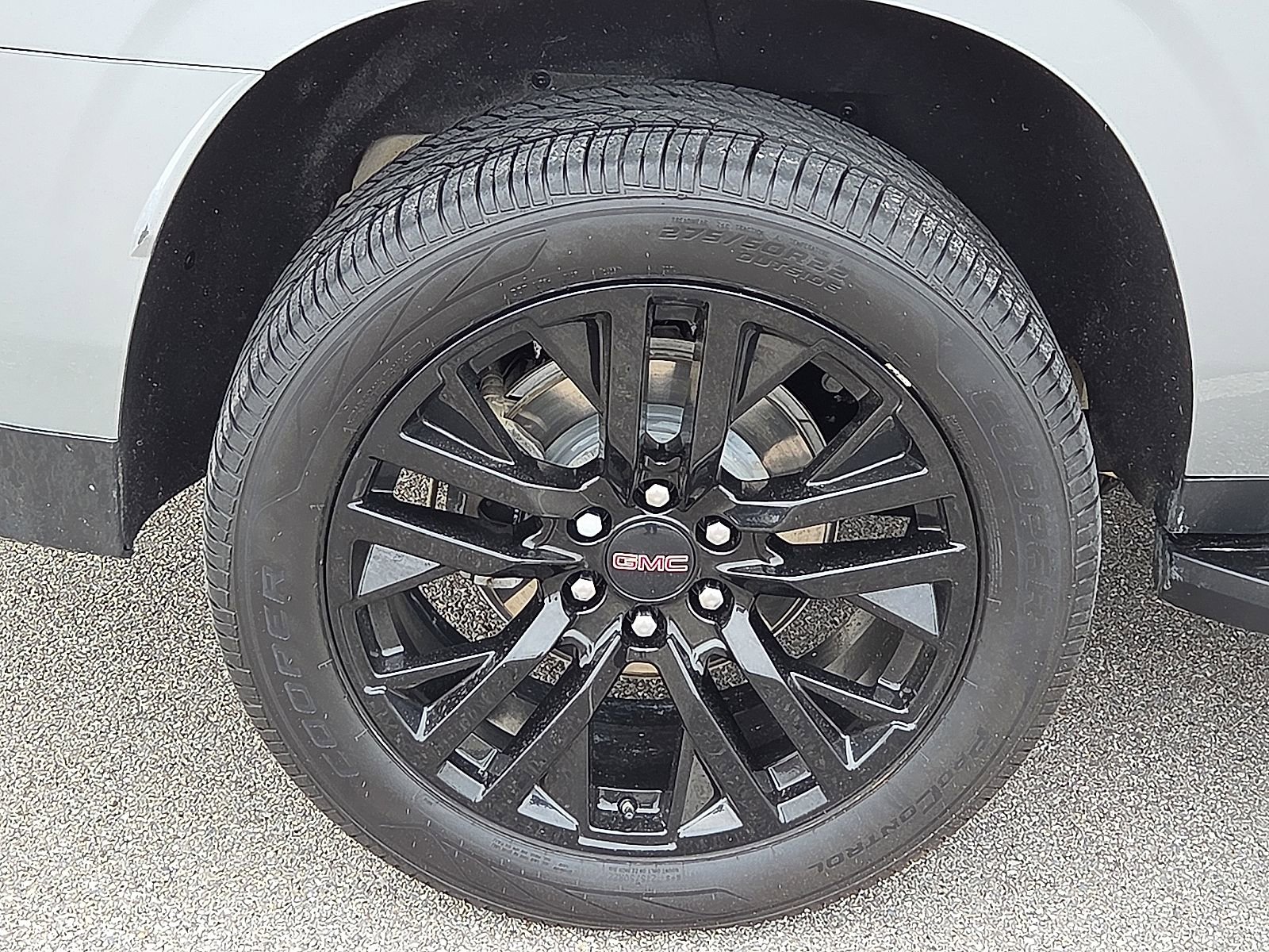 Used 2023 GMC Yukon XL SLT w/ SLT Premium Package image 7