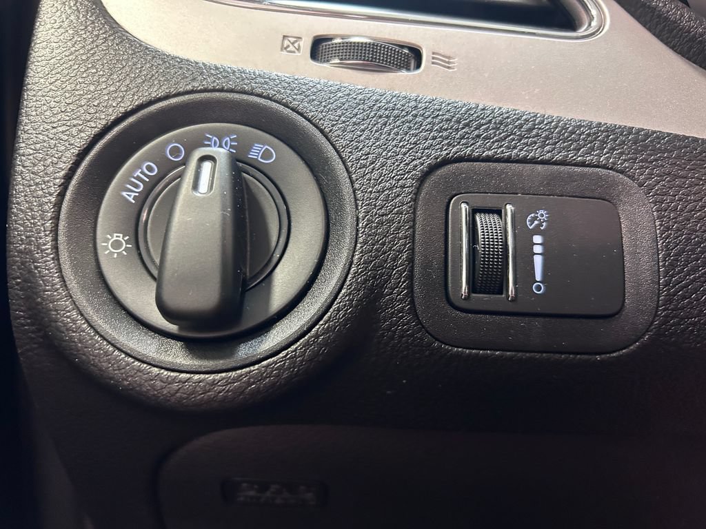 Used 2018 Dodge Journey SE w/ Connectivity Group FWD image 7